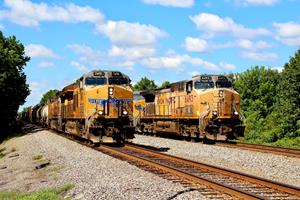UP 7491 meets UP 6871