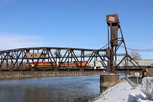 KCS and ex BNSF on Hastings Bridge